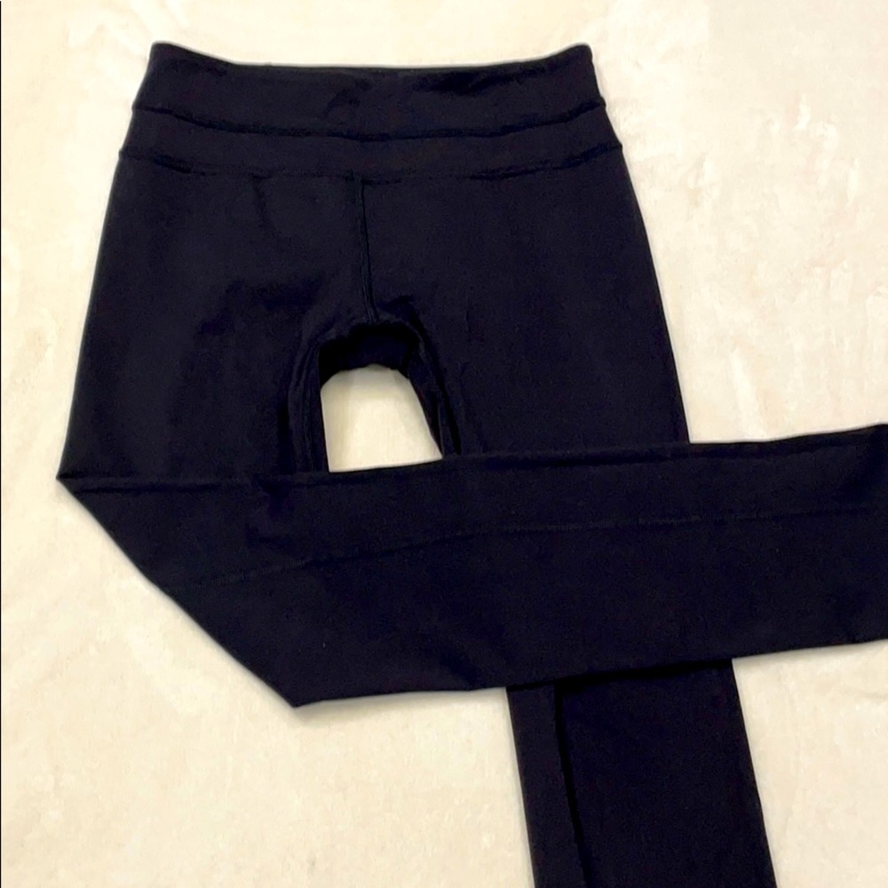 Lululemon black Groove pant, size 4
